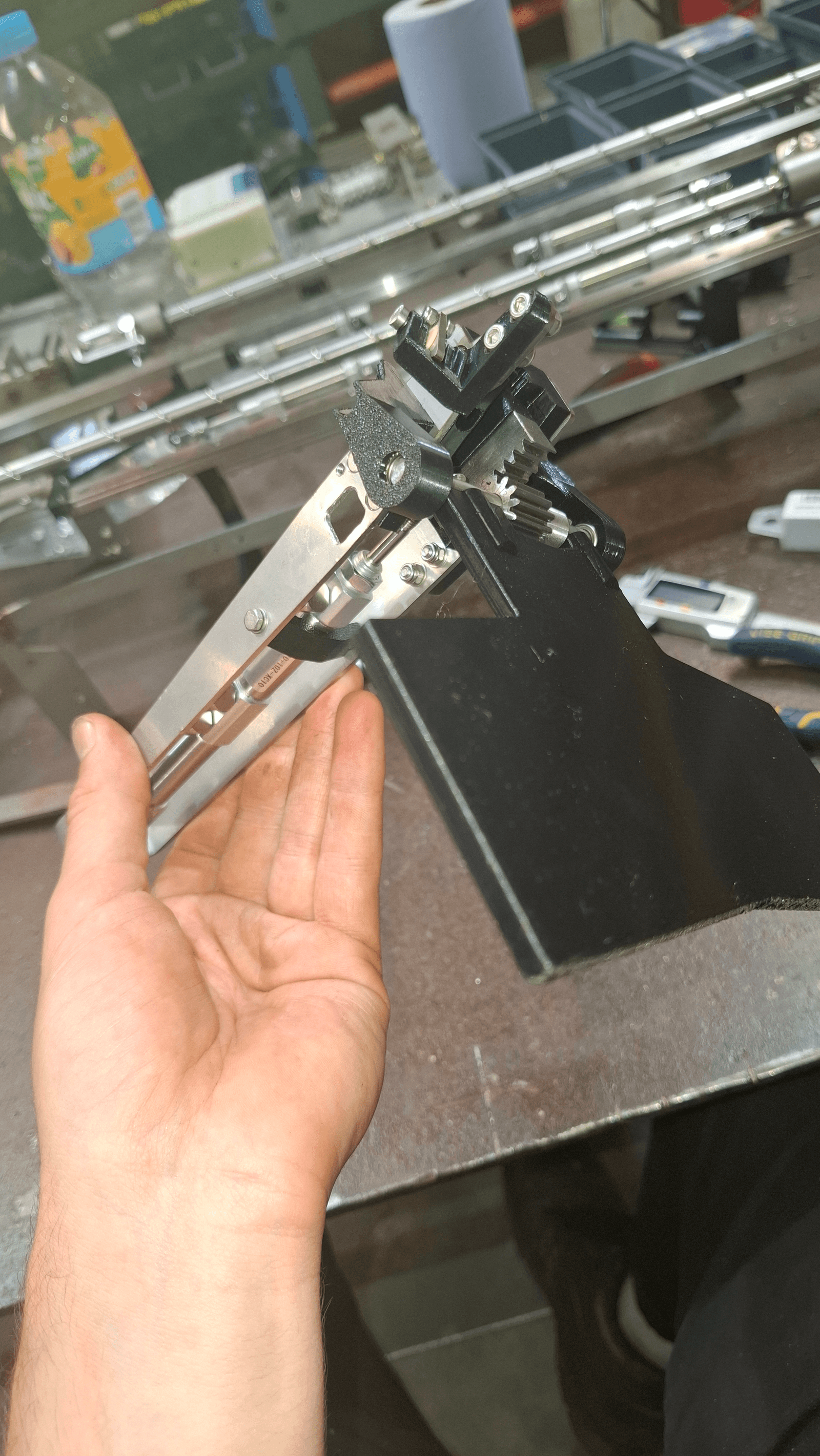 Fourth iteration of the gripper head sub-assembly, end result